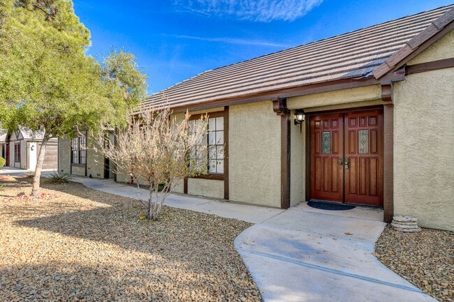 Building Photo - Single Story in the Heart of Las Vegas