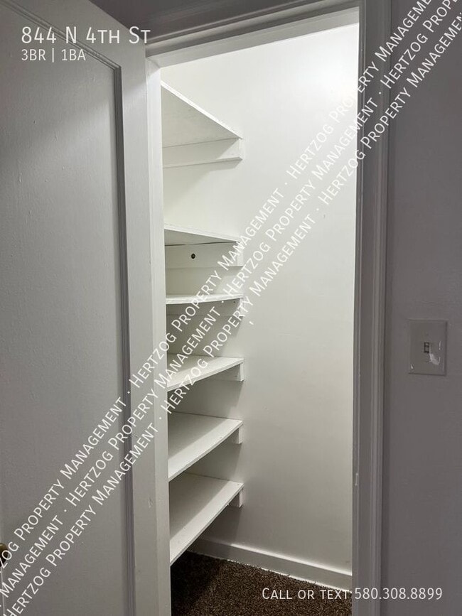 Building Photo - 844 N 4th St