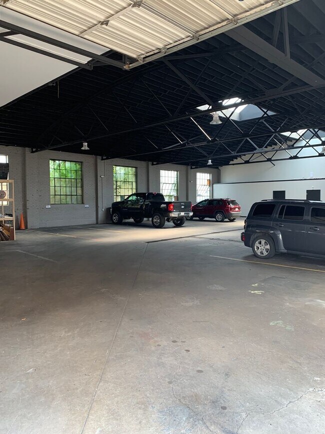 Building Photo - Ford Building