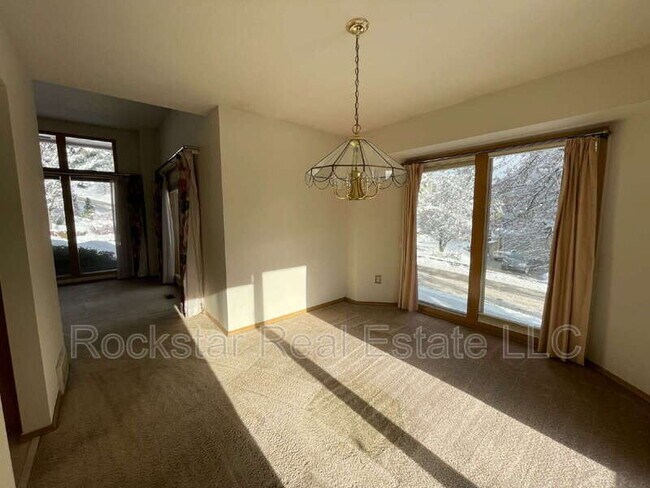 Building Photo - 5605 N Northwood Dr