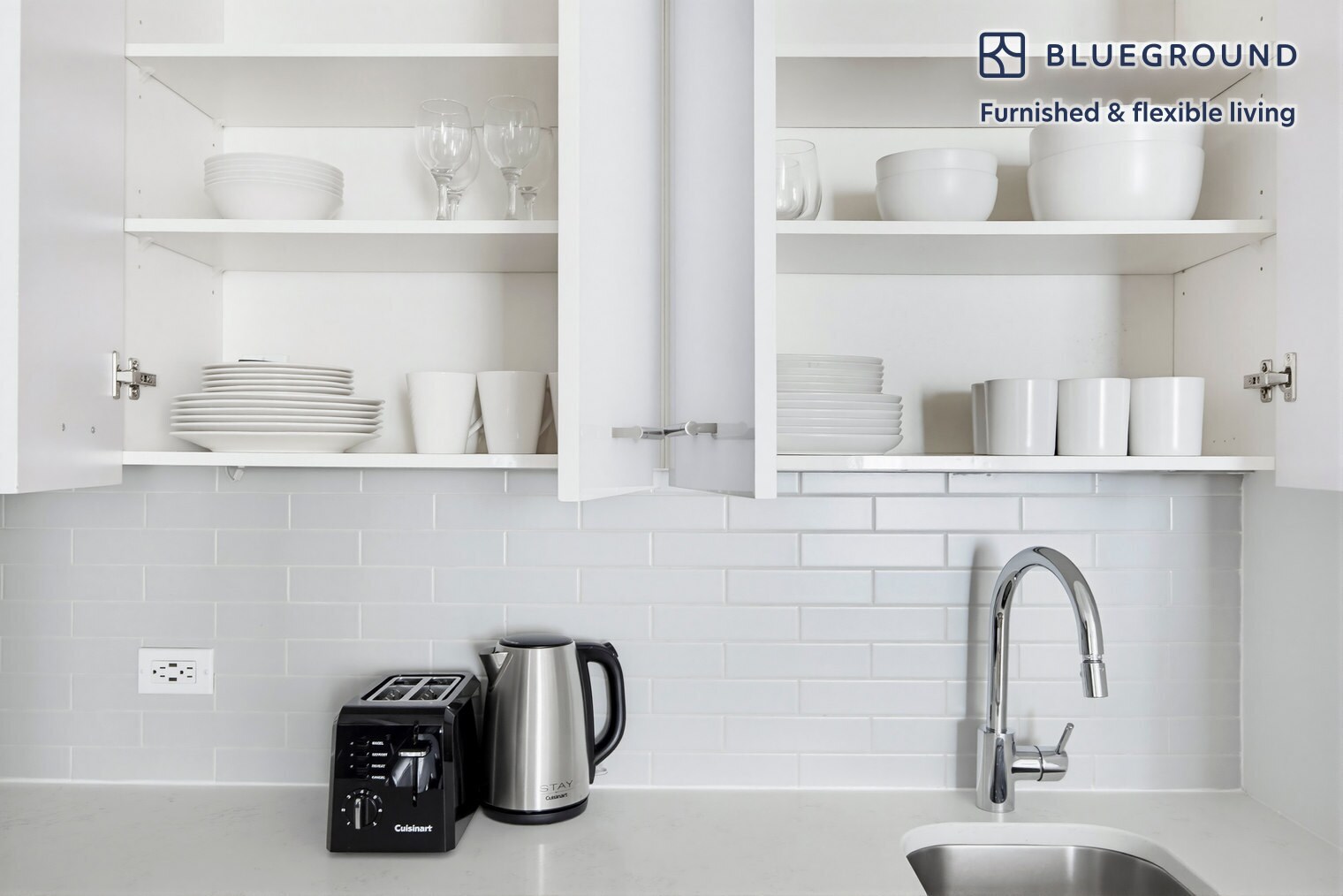 Building Photo - 230 E 44th St