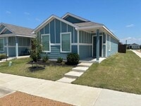 Building Photo - 206 Sunflower St