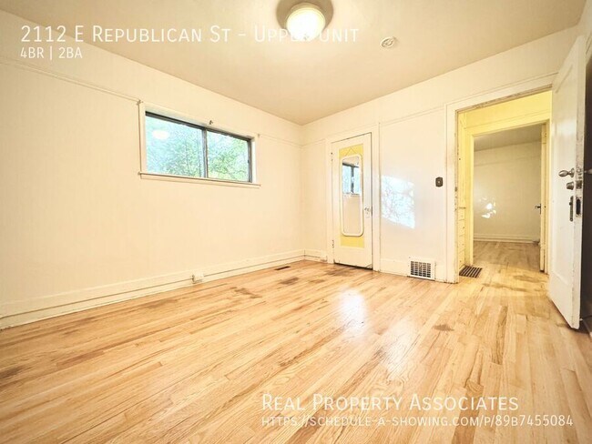 Building Photo - 2112 E Republican St