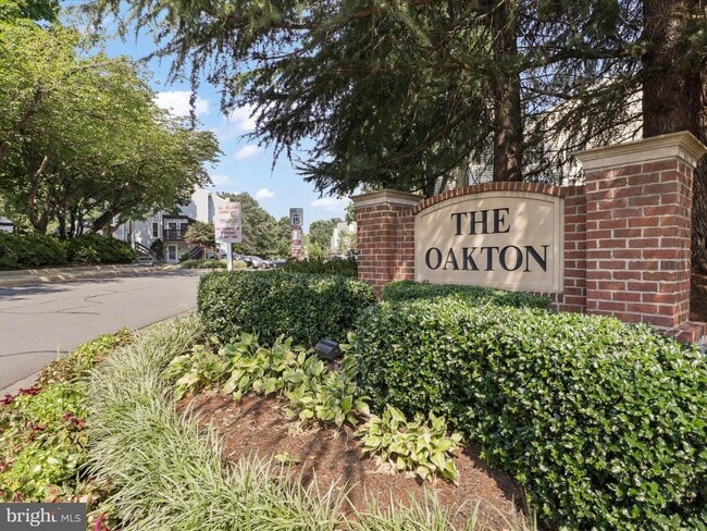 Primary Photo - 10064 Oakton Terrace Rd