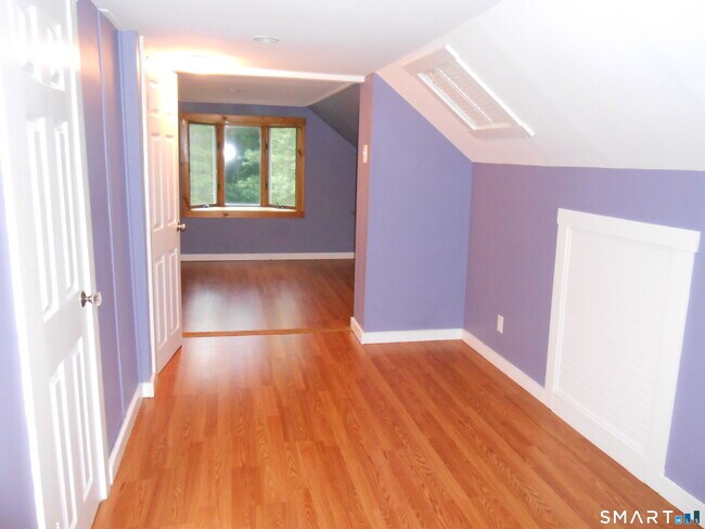 Building Photo - 240 Derby Ave