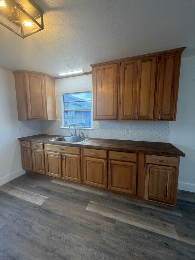 Building Photo - 4522 County Rd 459C