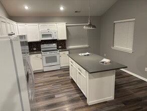 Building Photo - Home in Gated Community