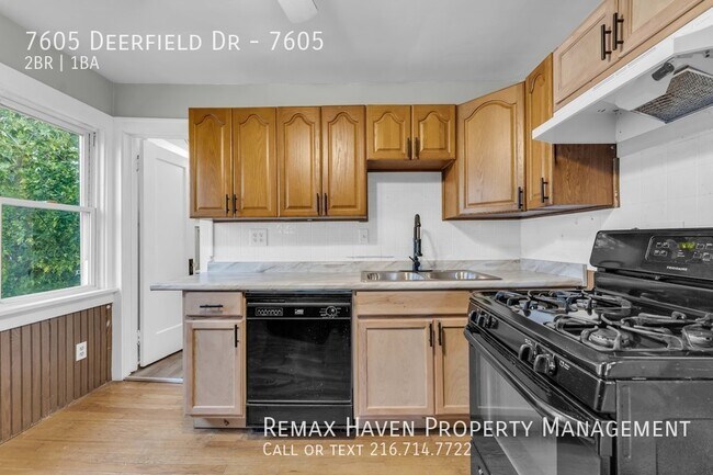 Building Photo - 7605 Deerfield Dr