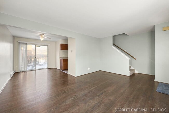 Building Photo - 1S213 Holyoke Ln