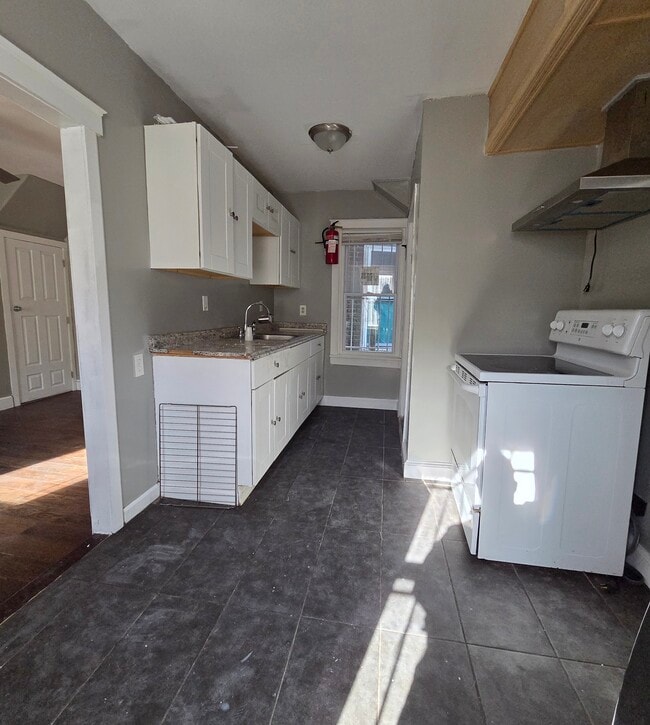 Building Photo - 1007 N Ohio Ave