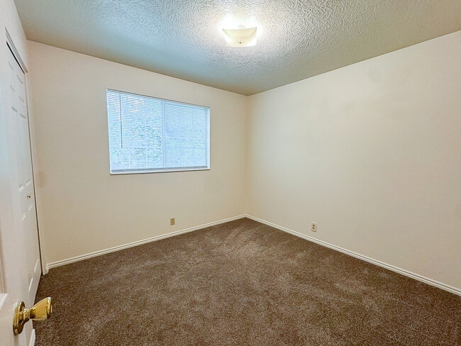Building Photo - 1227 Riverside Ave