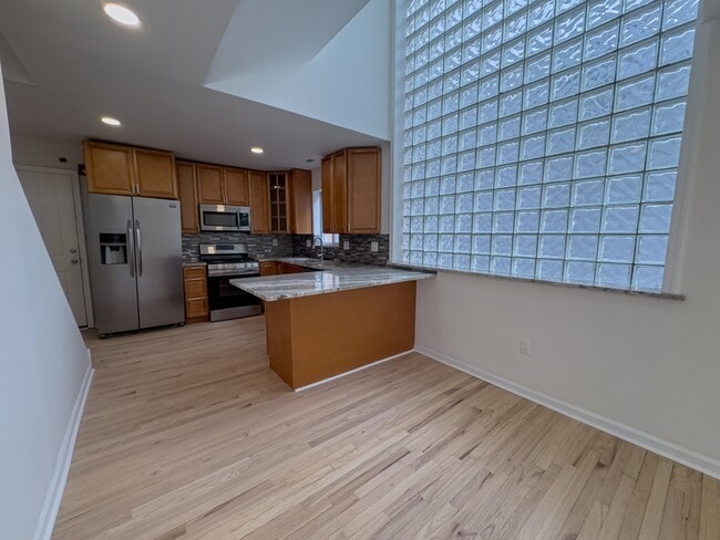 Building Photo - 2036 Wallace St