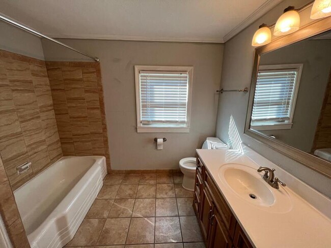 Building Photo - 3846 Blue Ridge Blvd