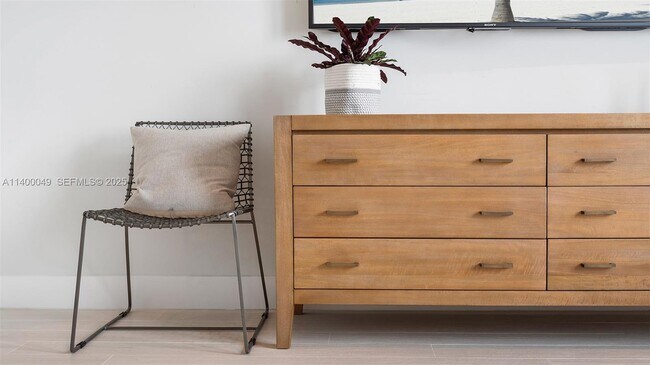 Building Photo - 2301 Collins Ave