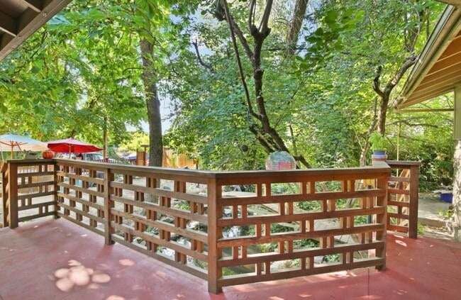 Building Photo - 200 Oregon Terrace