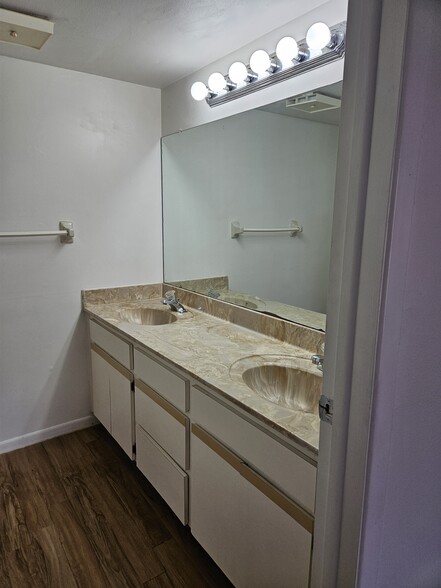 Building Photo - 3505 Tarpon Woods Blvd