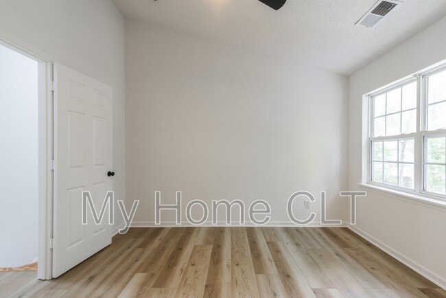 Building Photo - 1766 Forest Side Ln