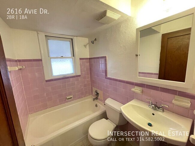 Building Photo - 2616 Avie Dr