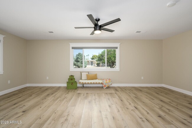 Building Photo - 9702 W Pineridge Dr