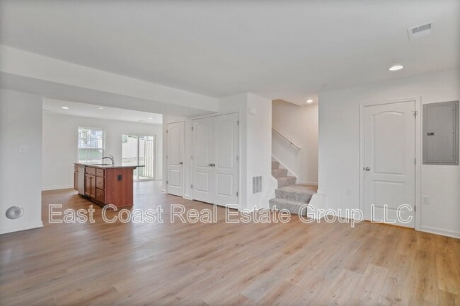 Building Photo - 11 Mengel Rd