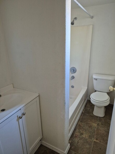 Building Photo - Arrowhead