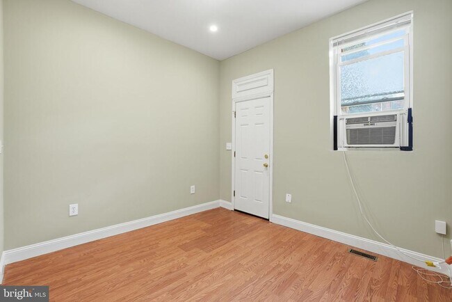 Building Photo - 1440 Fairmont St NW