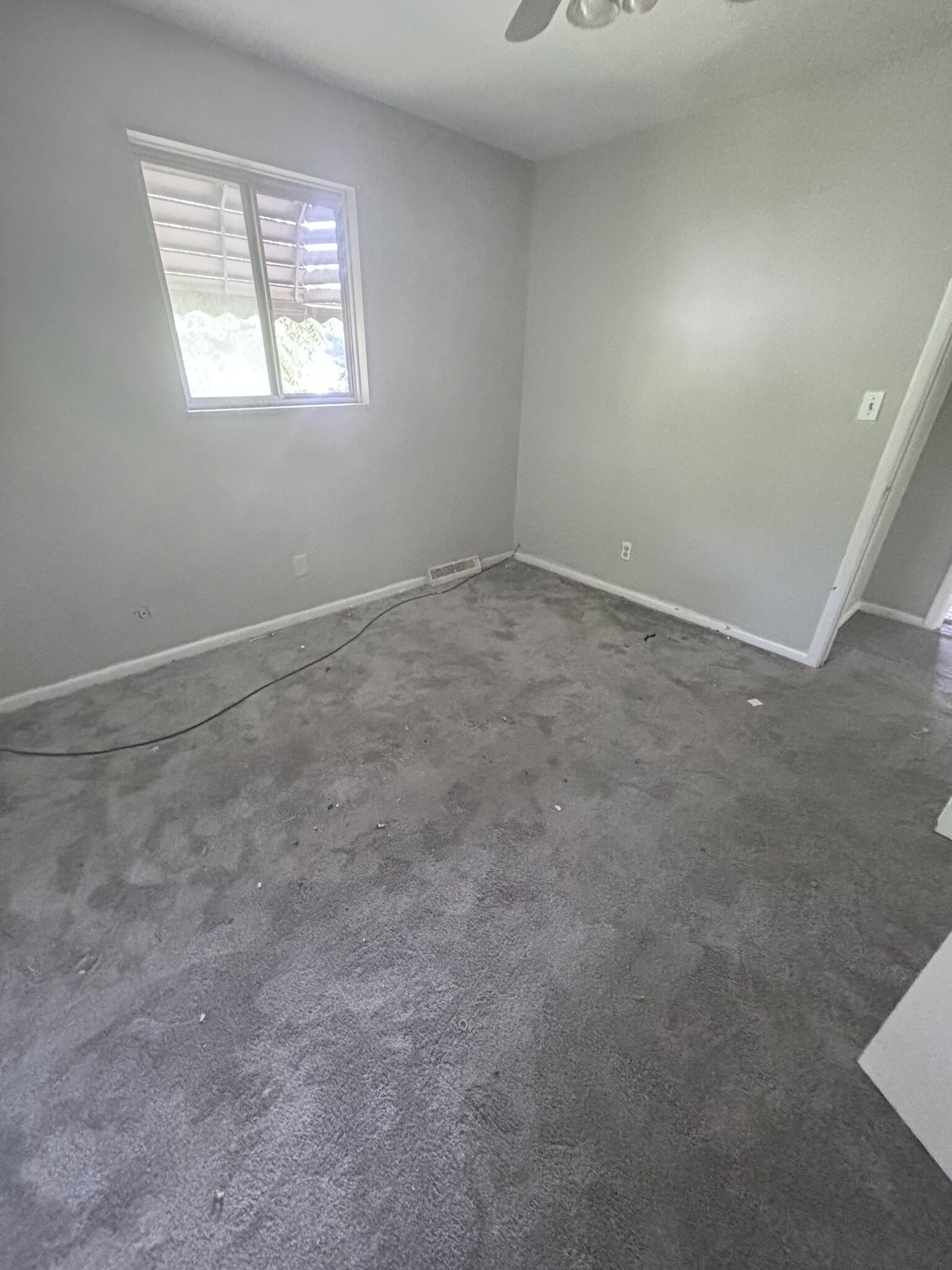 Building Photo - 12118 Center Ave