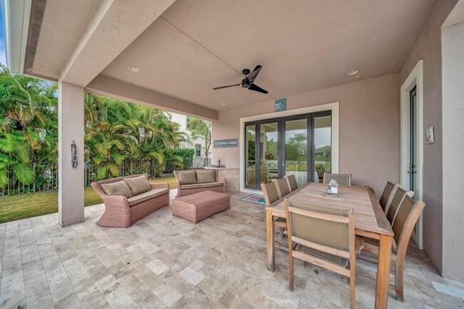 Building Photo - 10302 Sweet Bay Manor