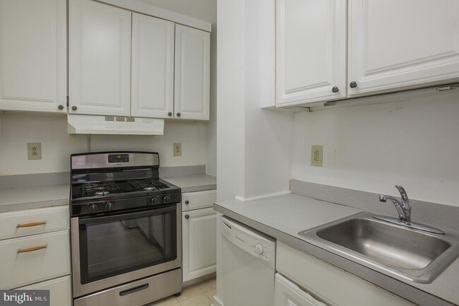 Building Photo - 2601 Pennsylvania Ave