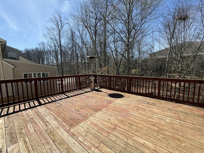 Building Photo - 14 Heatherbrook Ln