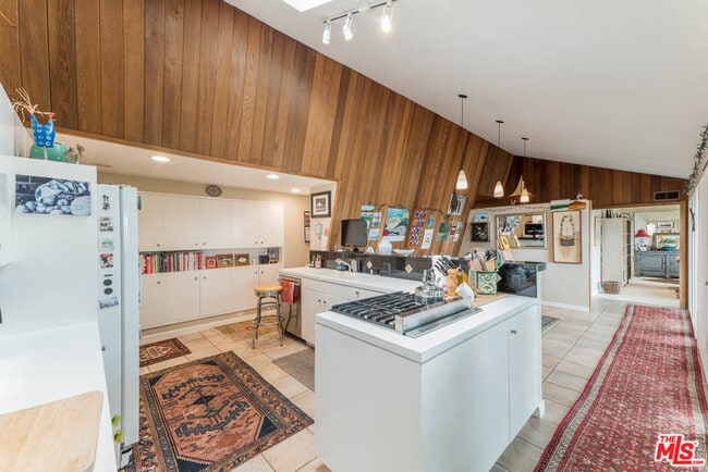 Building Photo - 28952 Selfridge Dr
