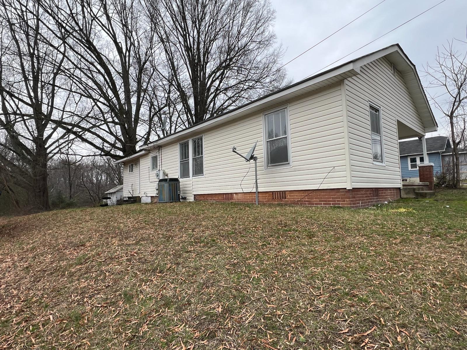 Building Photo - 610 S Chapel St