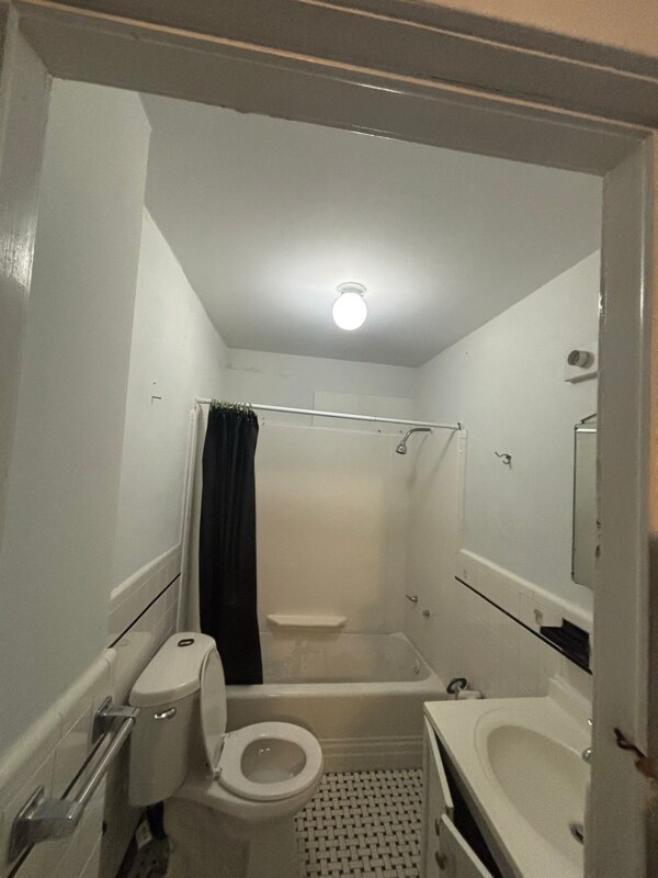 Building Photo - 1003 W Main St