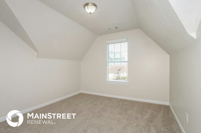 Building Photo - 4451 Lunsford Dr