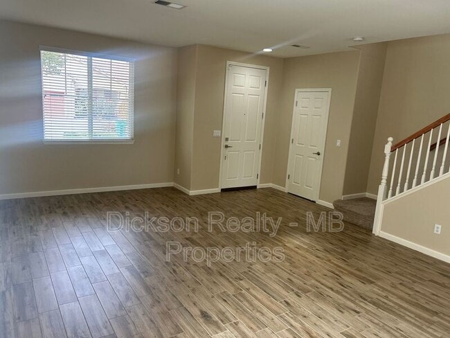 Building Photo - 10724 Grayslake Dr