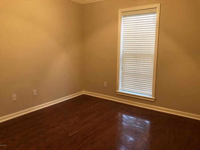 Building Photo - 112 Cherry Bark Ln