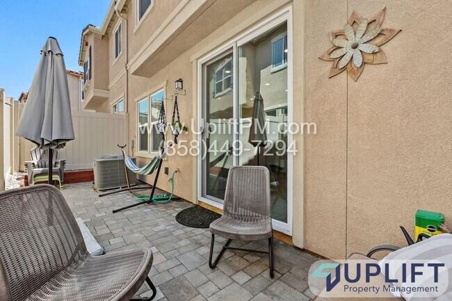 Building Photo - 1362 Palo Verde Way