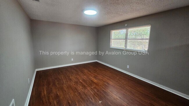 Building Photo - 7957 Jaguar Dr