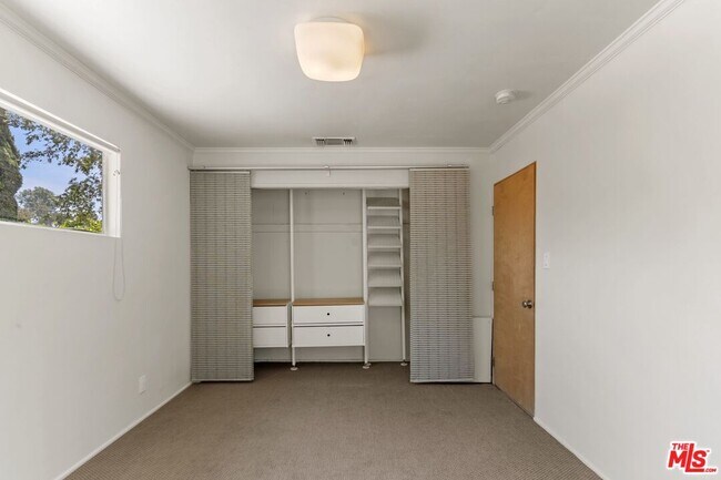 Building Photo - 4608 Nob Hill Dr