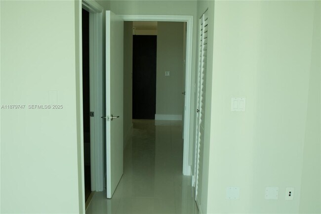 Building Photo - 7928 East Dr