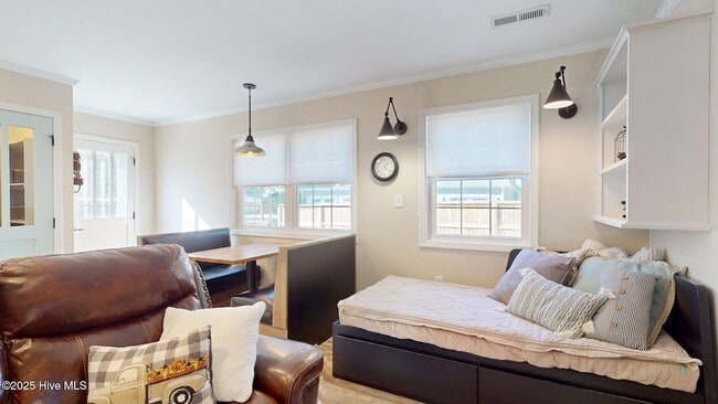 Building Photo - 202 Sheldon Rd