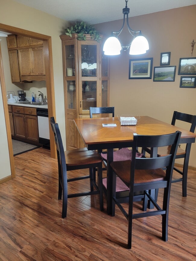 Building Photo - 2801 SW Prairie Rd