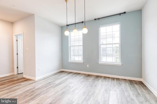 Building Photo - 2261 Kelston Pl