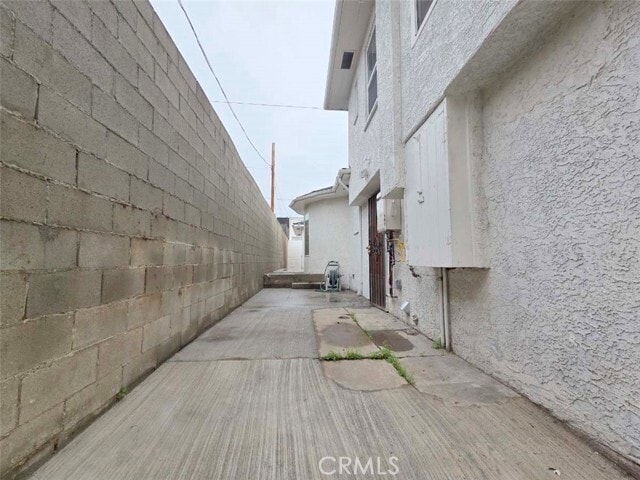 Building Photo - 1313 S Bronson Ave