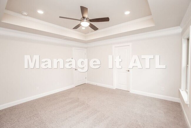Building Photo - 4 Bedroom Townhome in Chamblee