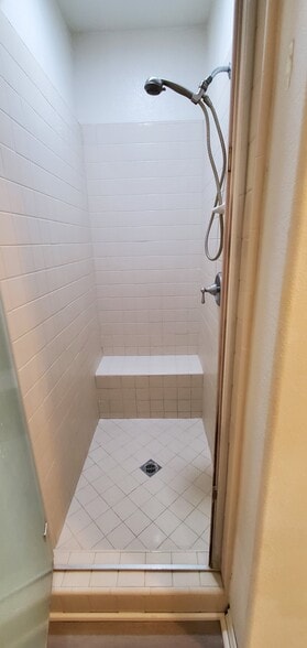 Building Photo - 1325 Juanita Ave