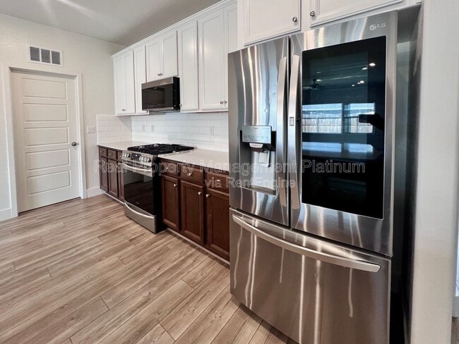 Building Photo - 2321 S Purdue Ave