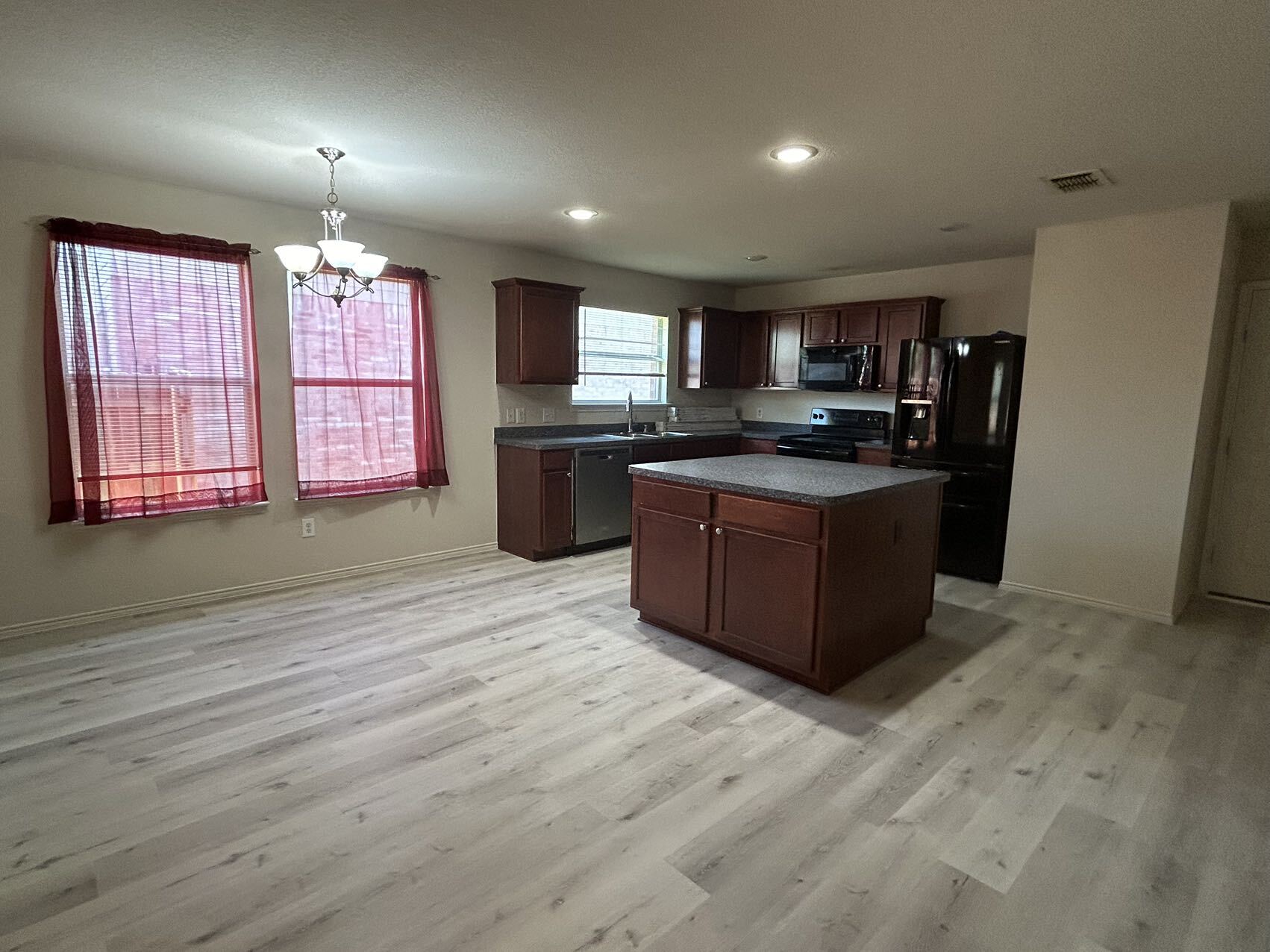 Building Photo - 9213 Centennial Dr