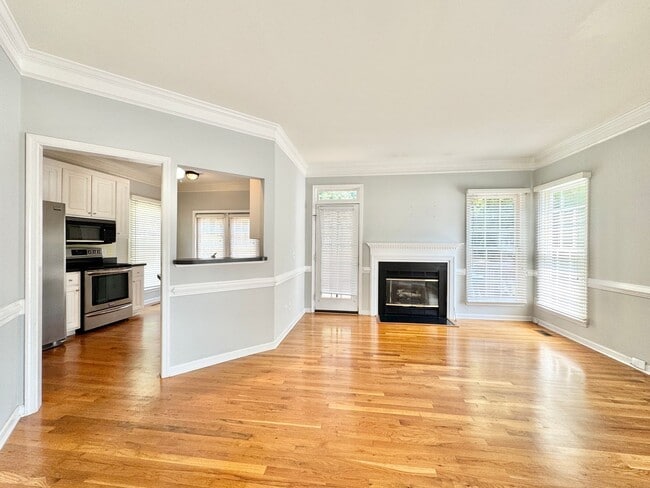 Building Photo - 4 Bedroom On Quiet Cul-De-Sac in Adams Farm - Lawn Care Included!