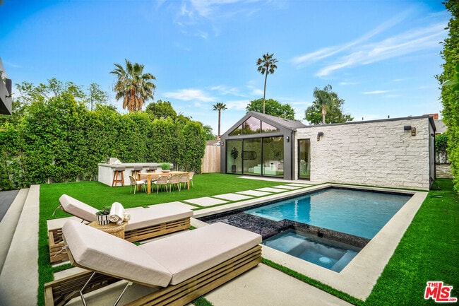 Building Photo - 15602 Morrison St